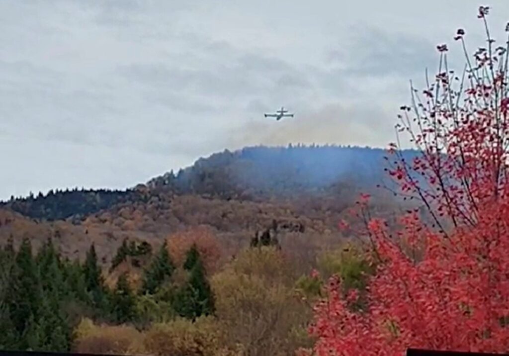 Photo avion incendie mont Écho oct-25